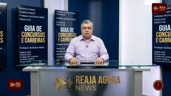 Estudantes se preparando para concursos públicos na área de Educação e Carreiras